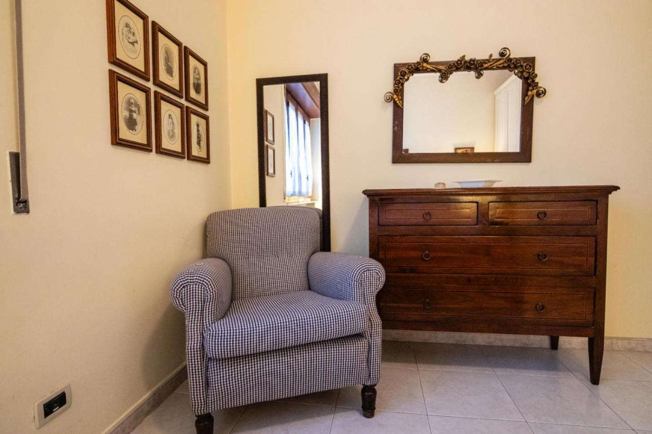 Courrier-House Apartment Aci Castello Ngoại thất bức ảnh
