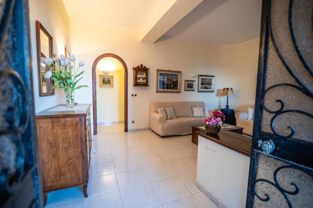Courrier-House Apartment Aci Castello Ngoại thất bức ảnh