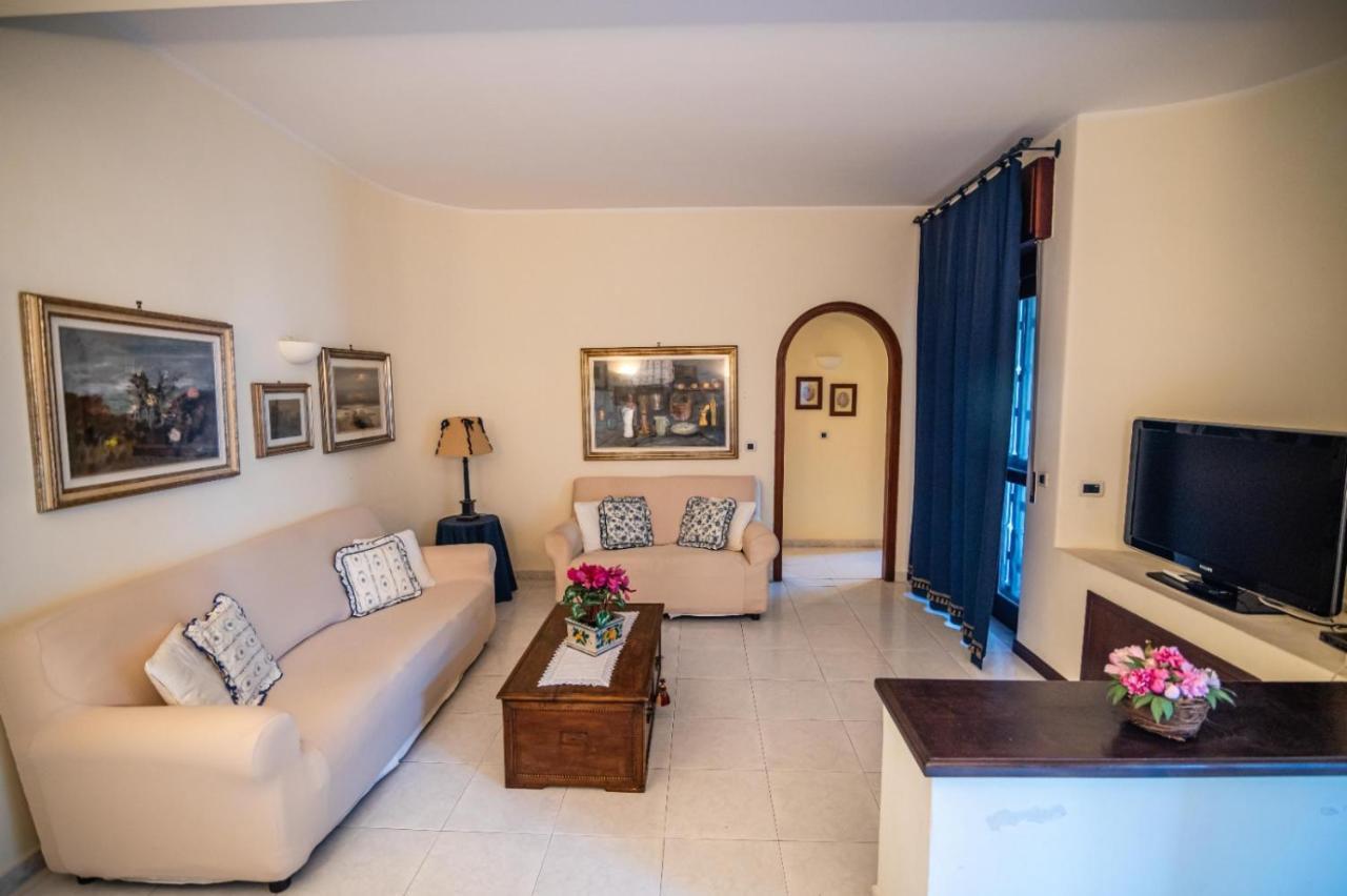 Courrier-House Apartment Aci Castello Ngoại thất bức ảnh